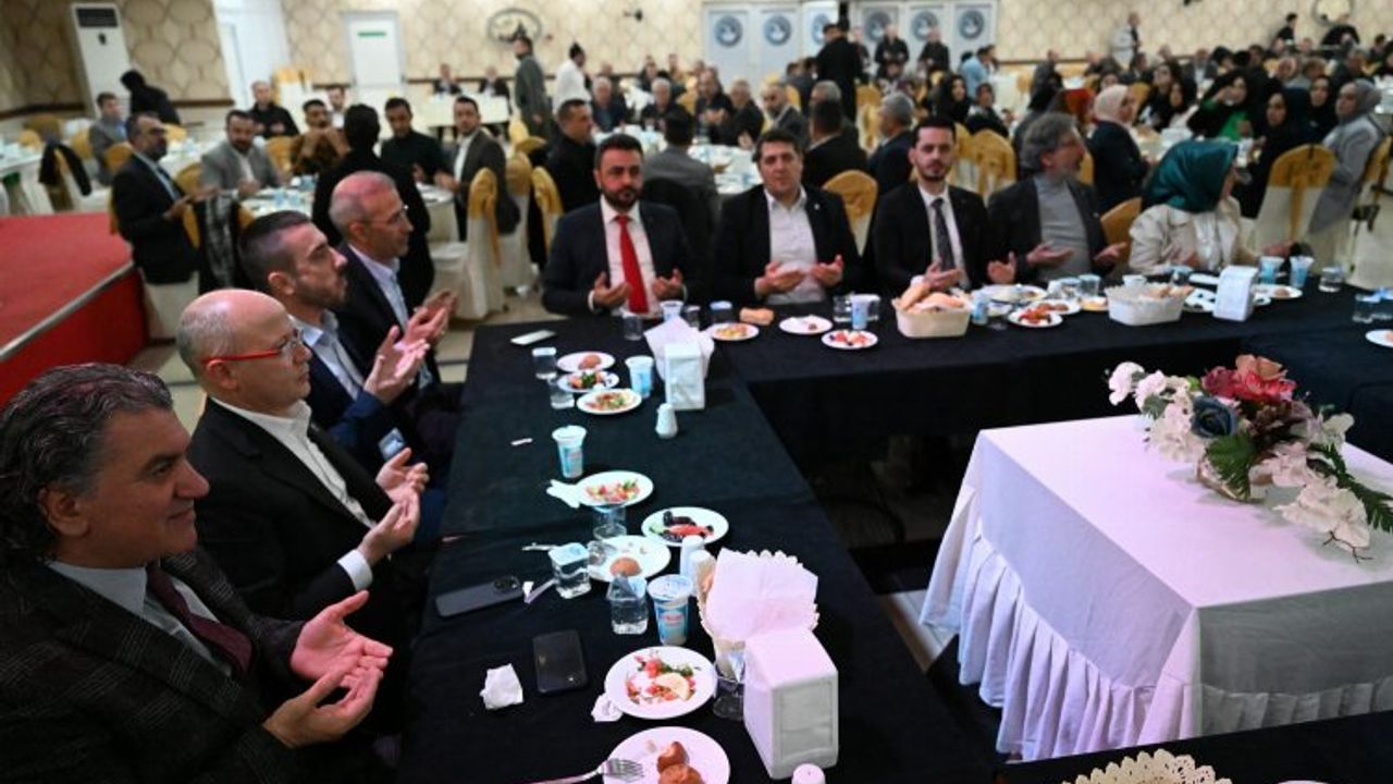 AK Parti Bursa Kestel'de teşkilat iftarında