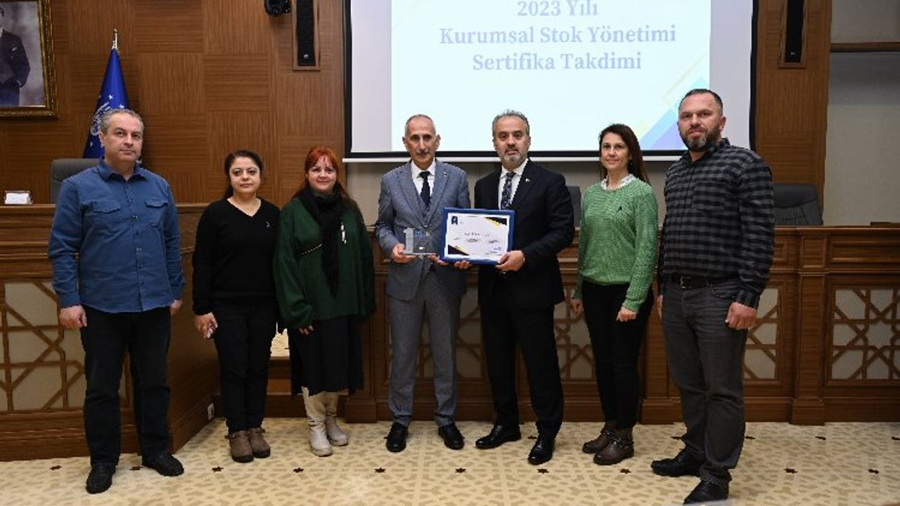 Bursa Büyükşehir'in 'Bilgi İşlem'i 166 depo arasında birinci