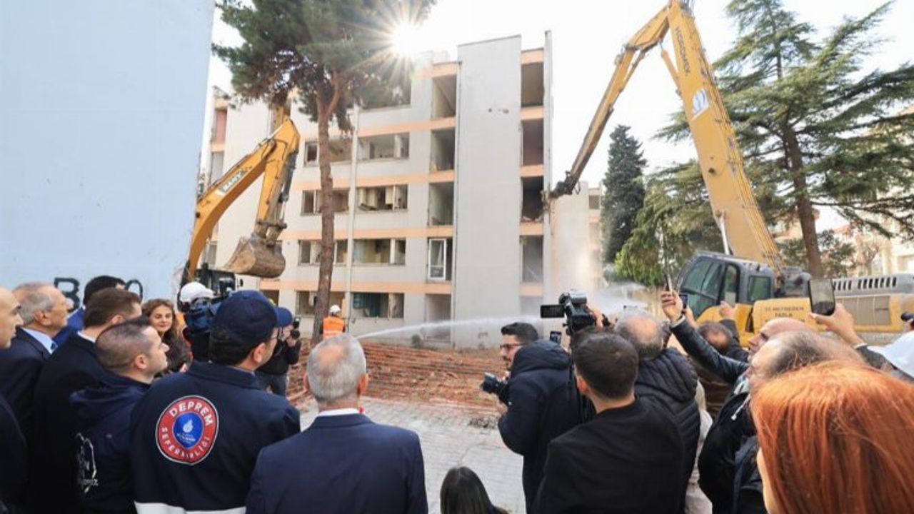 İstanbul'da yıkımlar devam ediyor