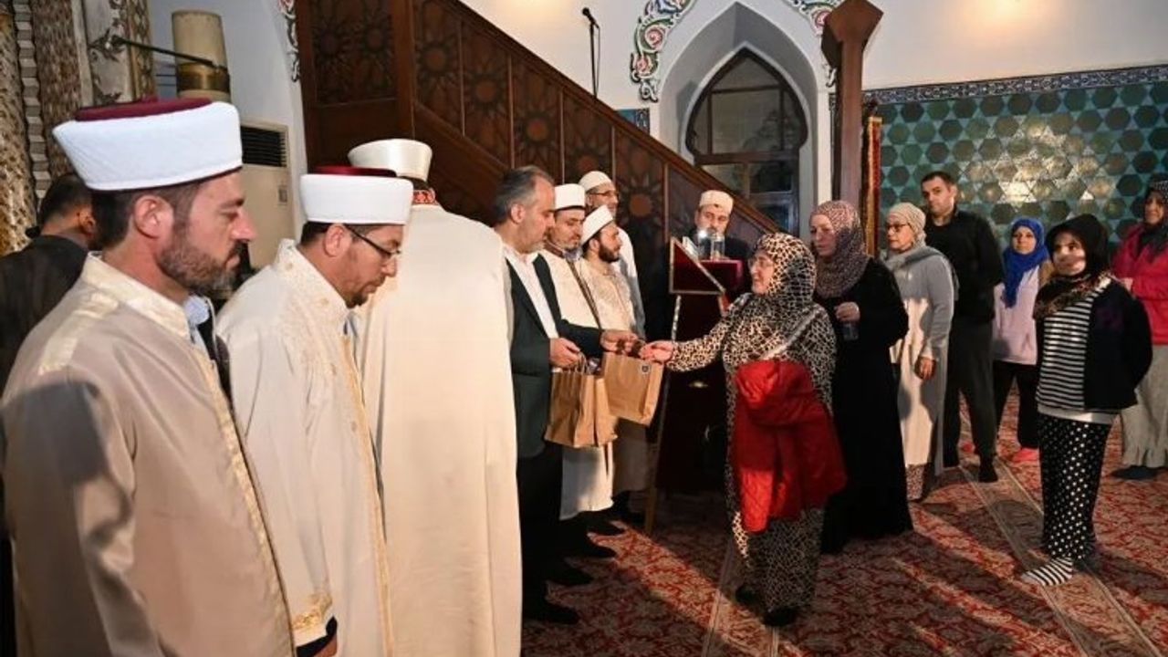 Kadir Gecesi’nde Bursa'da camiler doldu taştı
