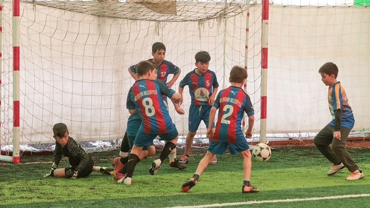 Nevşehir'de halı saha futbol turnuvası heyecanı
