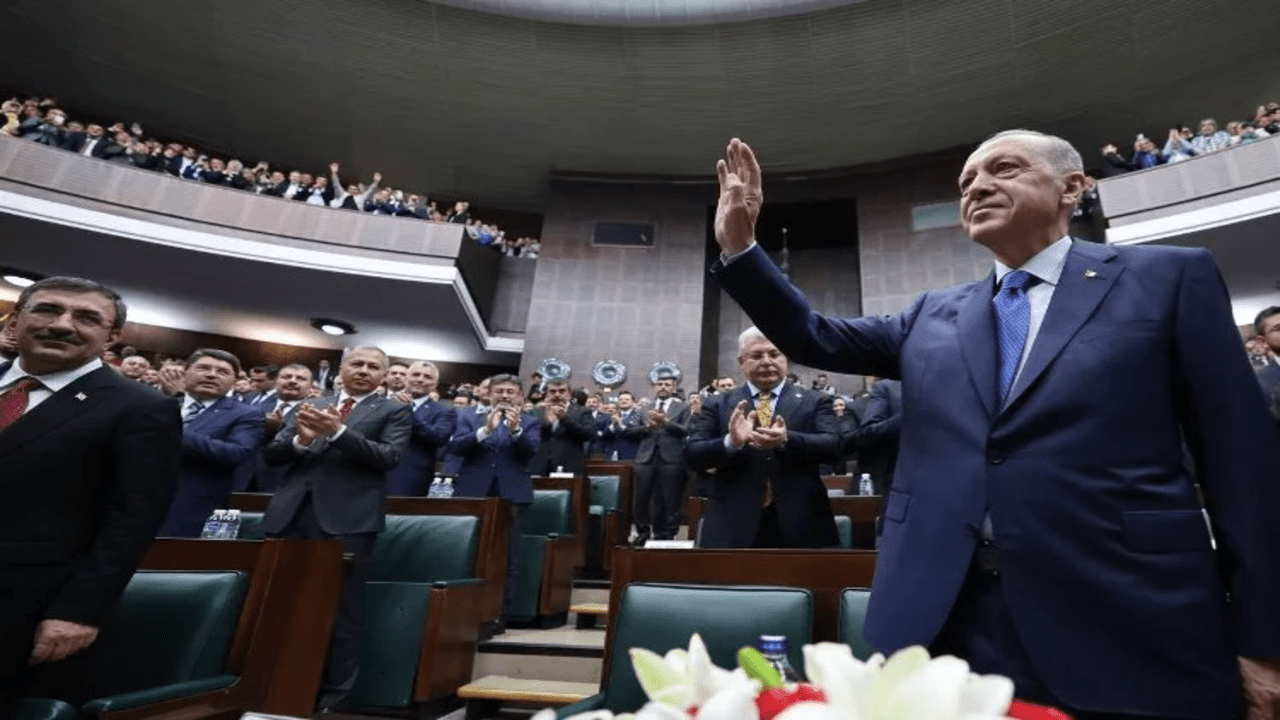 Erdoğan'dan 28. dönemin ilk grubunda 'Anayasa' çağrısı