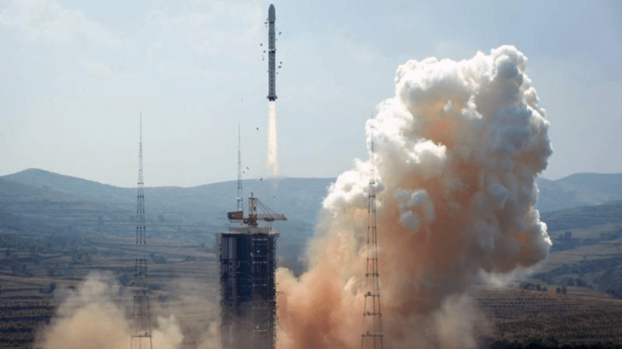 Çin "Yaogan-39" askeri istihbarat uydularını fırlattı