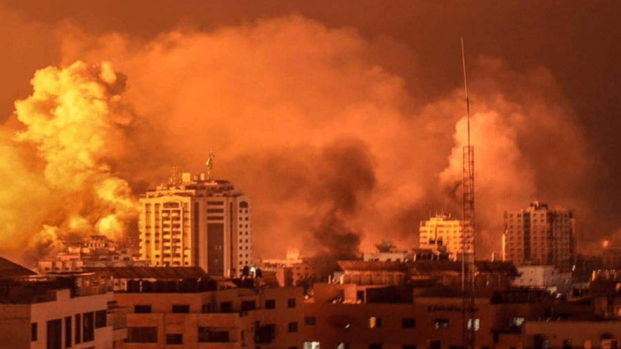 israil Gazze’ye bomba yağdırıyor