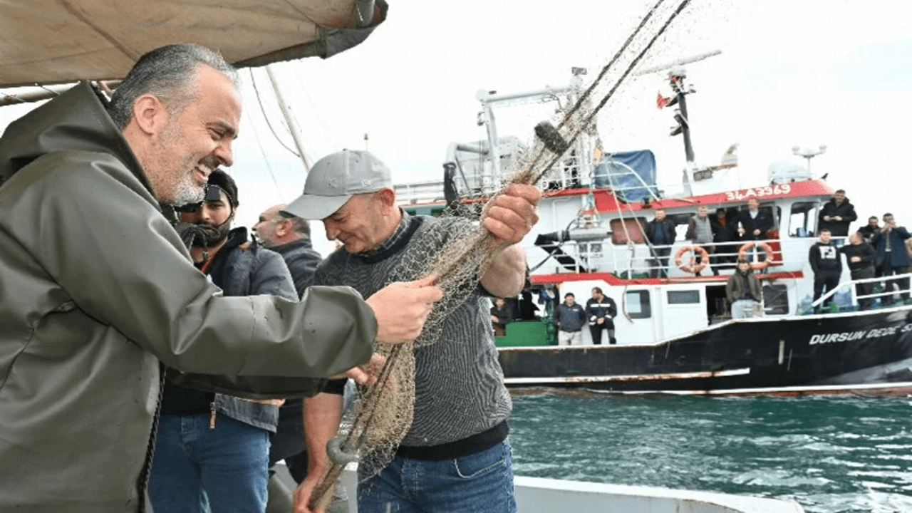 Bursa Büyükşehir'den balıkçılara tulum ve çizme