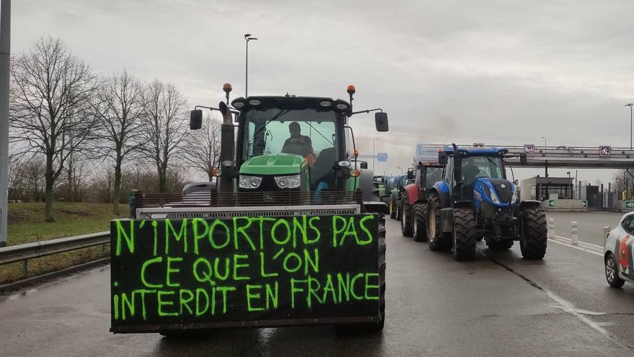 Fransa'da tarım politikasını protesto eden 79 çiftçi gözaltına alındı  