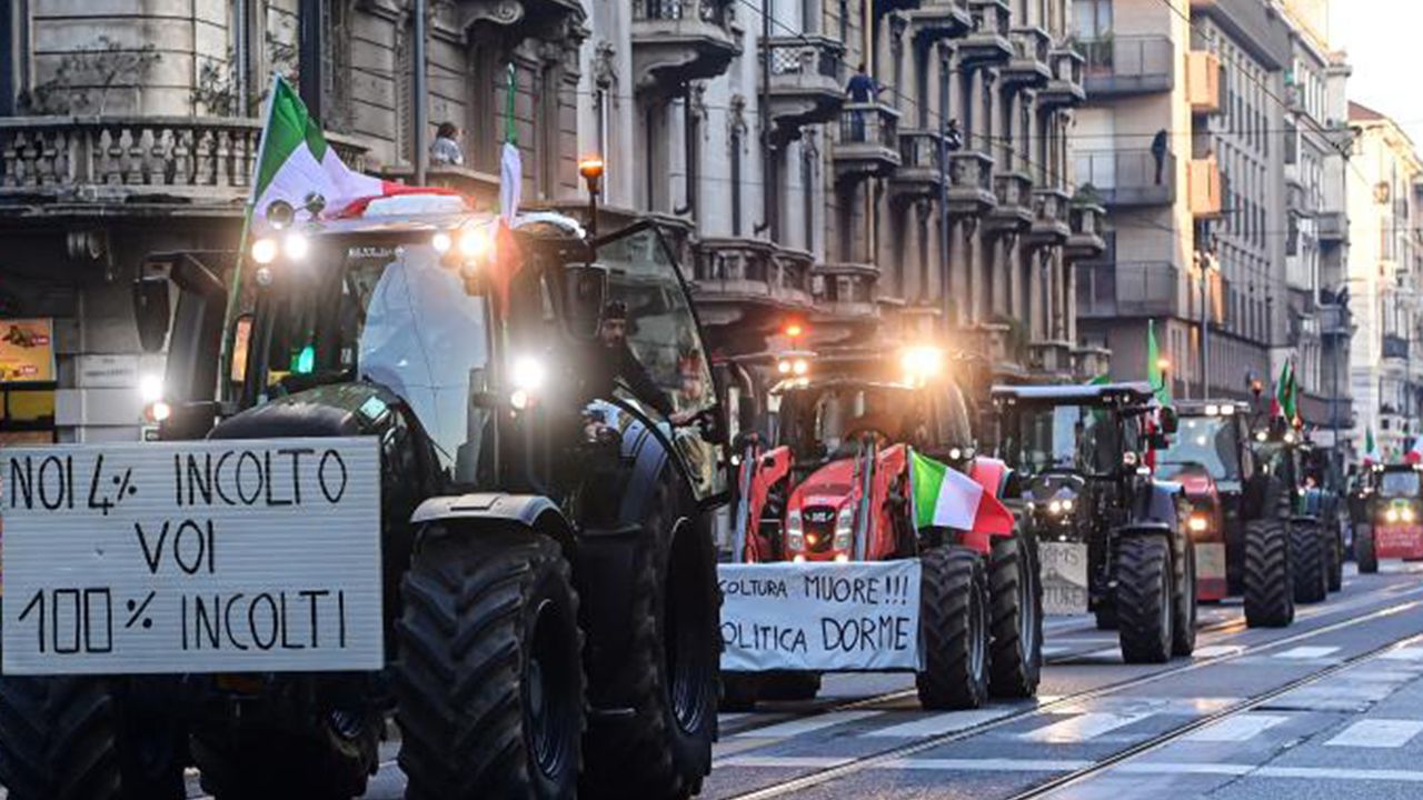 İtalya'da çiftçiler eylemlerine Başkent Roma'da devam edecek