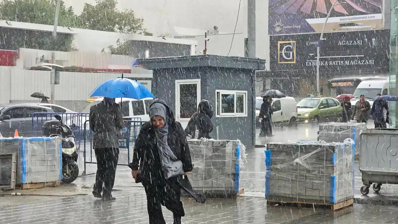 Kıyı Ege ve Marmara'nın batısında kuvvetli yağış bekleniyor
