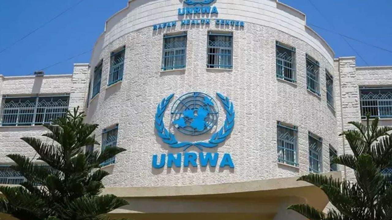 Siyonist işgal rejimi, Gazze'ye yardım yapan UNRWA'nın hesabını bloke etti