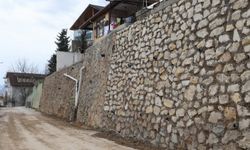 İzmit'te hasarlı istinat duvarı yenilendi