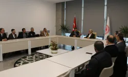 HÜDA PAR Genel Başkanı Yapıcıoğlu, şehit ve gazi derneklerinin temsilcilerini TBMM'de kabul etti