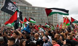 Almanya'da binlerce kişi  Filistin'e destek için yürüdü
