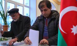 Azerbaycan'da halk cumhurbaşkanı seçimi için sandık başında