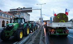 Çekya'da çiftçiler traktörlerle Prag şehir merkezinde eylem yaptı