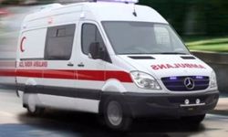 Mersin'de minibüs ile otomobil çarpıştı: 1 ölü, 13 yaralı