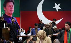 Pakistan'da seçimleri  İmran Han destekli bağımsızlar birinci sırada tamamladı