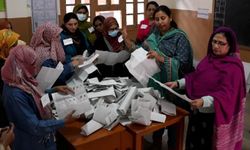 Pakistan'daki seçimlerde oy sayımı devam ediyor