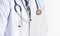 Sağlık Bakanı Koca: Hekimler için sözleşmeli pozisyonlar açılacak