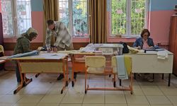 Adana'da oy verme işlemi başladı