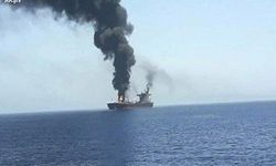 Ensarullah Hareketi, işgalci ABD'nin gemisini füzeyle vurdu