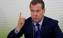 Medvedev: Almanya, Rusya ile savaşa hazırlanıyor