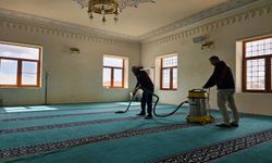 Ramazan öncesi camilerde temizlik yapılıyor