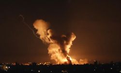 Siyonist terör rejimi, Gazze'de bir evi bombaladı: 27 şehit