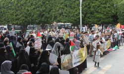 "Dünya Kudüs Günü" münasebetiyle Adana'da kitlesel yürüyüş düzenlendi