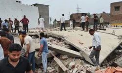 Hindistan'da bina çöktü: 2 ölü