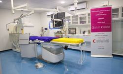Katar, Yemen'deki kalp hastaları için modern tıbbi cihazlar temin etti