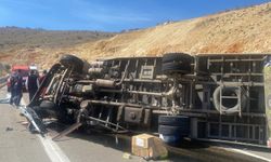 Malatya'da kamyon devrildi: 1 ölü 