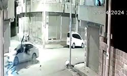 Mardin’de otomobil ile motosikletin çarpışma anı güvenlik kamerasına yansıdı