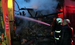 Amasya'da tarihi konakta çıkan yangın 4 binaya sıçradı