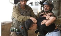 İşgalciler Batı Şeria'da 24 Filistinliyi esir aldı