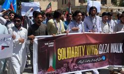 Pakistan'daki üniversiteler de Gazze'ye destek gösterilerine başladı