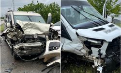Servis aracı ile hafif ticari araç çarpıştı: 2 yaralı