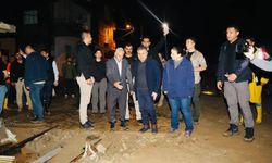 Şırnak Valisi Atay, Cizre'de sel mağdurlarını ziyaret etti 