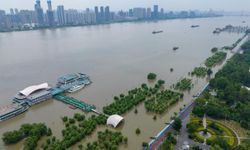 Çin'deki sağanak yağışlarda 240 bin kişi tahliye edildi