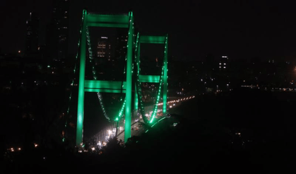 İstanbul'da köprüler 'Serebral Palsi' için yeşile büründü