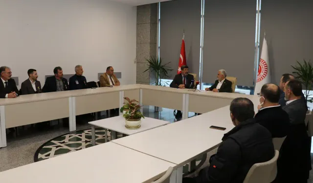 HÜDA PAR Genel Başkanı Yapıcıoğlu, şehit ve gazi derneklerinin temsilcilerini TBMM'de kabul etti