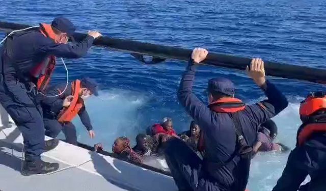 Balıkesir açıklarında 131 düzensiz göçmen yakalandı