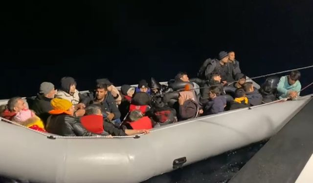 Çanakkale açıklarında 42 düzensiz göçmen yakalandı