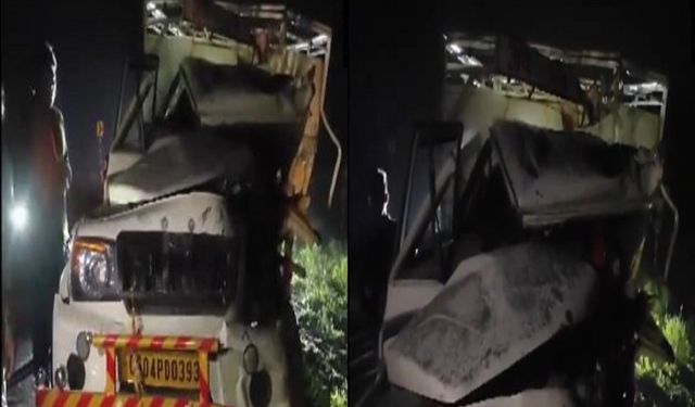 Hindistan'da kamyonet kamyonla çarpıştı: 9 ölü