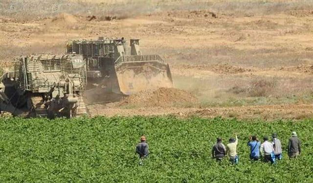 İşgalciler, tarım arazilerine buldozerlerle zarar veriyor
