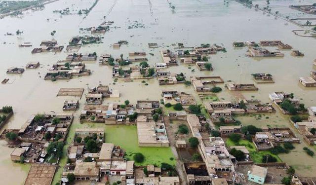 Pakistan'da şiddetli yağışlar: 17 ölü, 23 yaralı