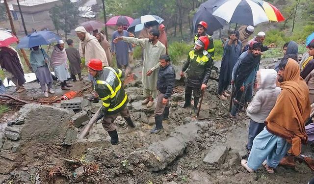 Pakistan'da şiddetli yağışlar nedeniyle can kaybı 63'e yükseldi