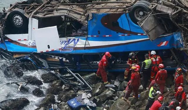 Peru'da otobüs kazası: 23 ölü, 15 yaralı