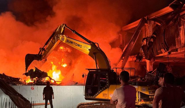 Adana’da motosiklet üretim tesisinde yangın