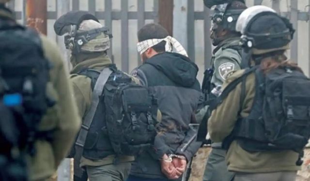Batı Şeria ve Kudüs'te 25 Filistinli daha esir alındı