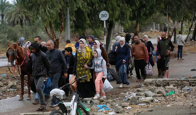 BM: Yaklaşık 110 bin Filistinli Refah'tan ayrıldı